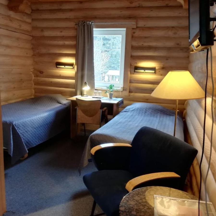 Kuelalistemaja Vehendi Motell Esterno foto